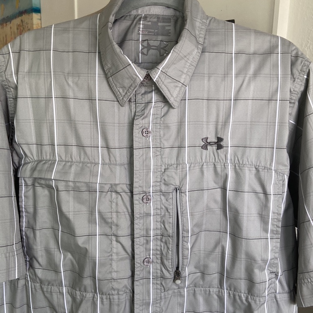 Under Armour Men’s Button Down Shirt size XL
